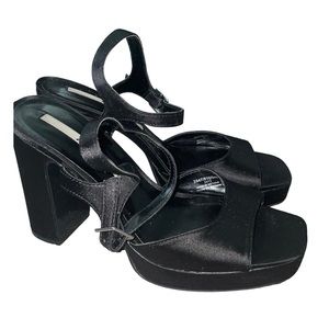 Zara black platform sandals / heels size 9